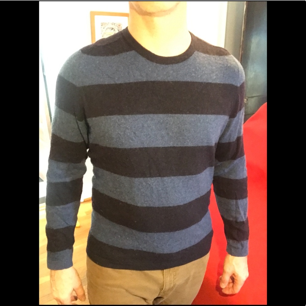 Banana Republic Sweater Size Large blue / black